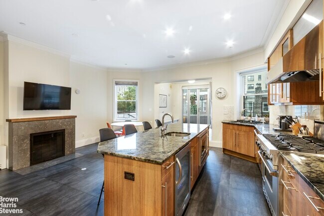 Foto del edificio - 312 W 92nd St