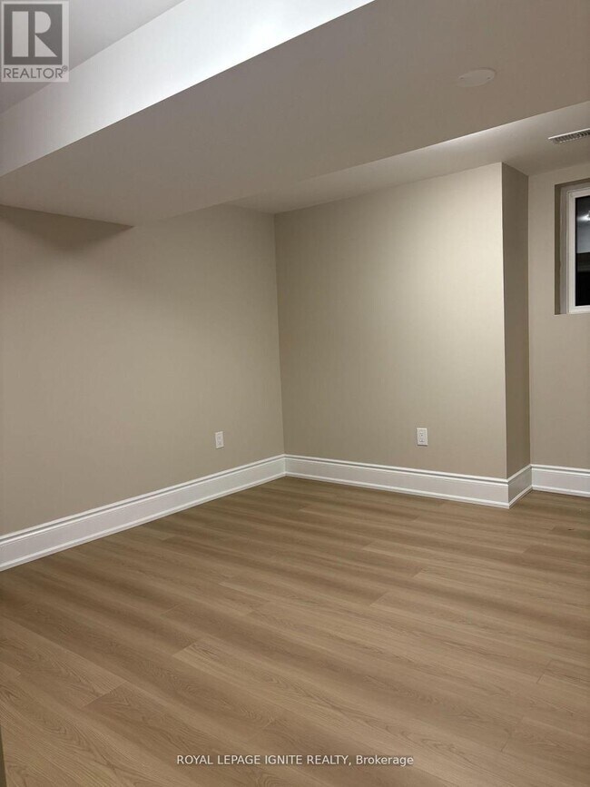 Building Photo - 22 Redwillow Rd