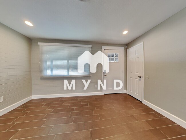 Foto del edificio - 3717 E Ludlow Dr