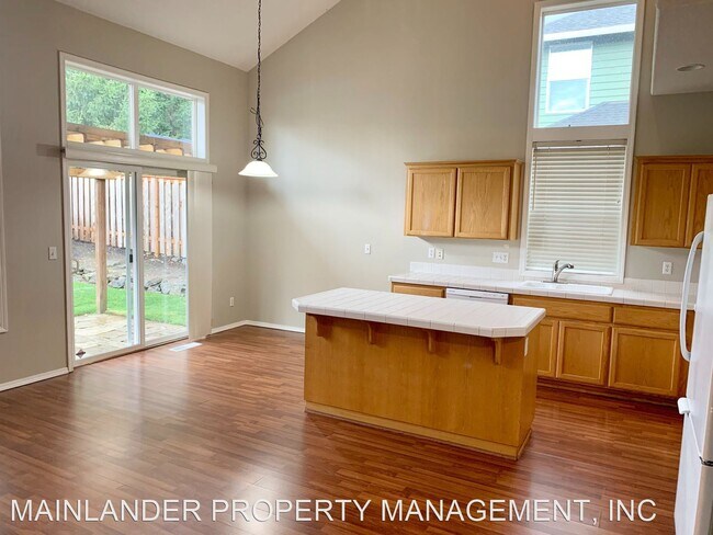 Foto del edificio - 4 br, 2.5 bath House - 22808 SW HOSLER WAY