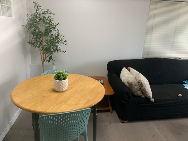 Building Photo - 2640 23rd Ave W