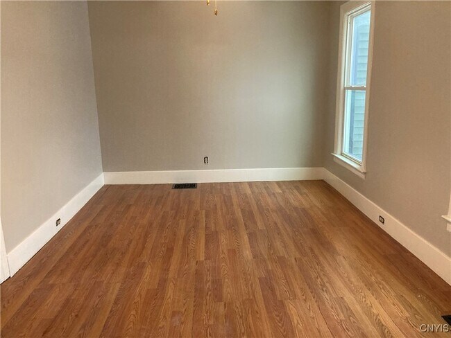 Building Photo - 206 Arlington St