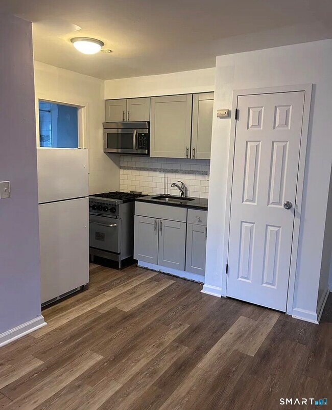 Building Photo - 80 Taft Ave