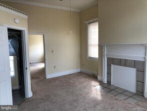 Building Photo - 104 S Loudoun St