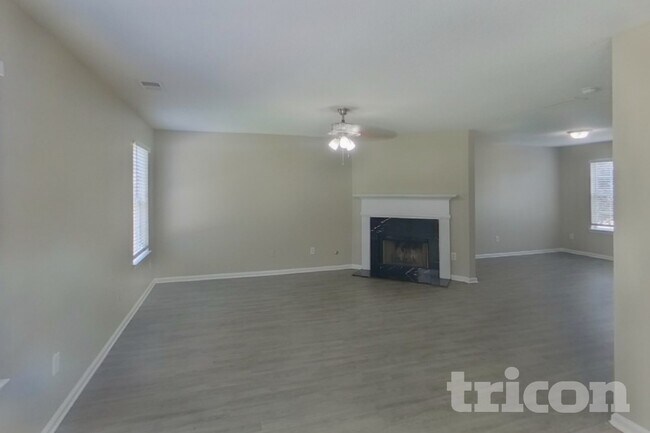 Foto del edificio - 2955 Pebble Creek Ln
