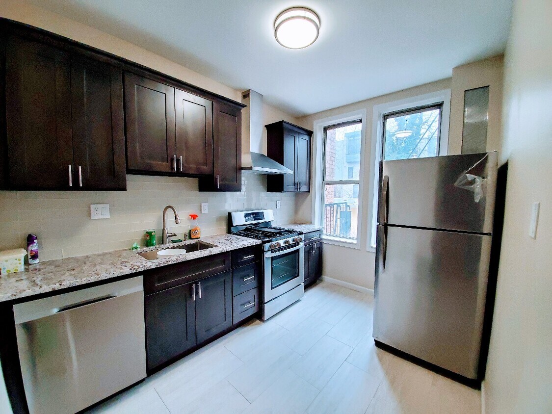 Primary Photo - 125 Park Ave