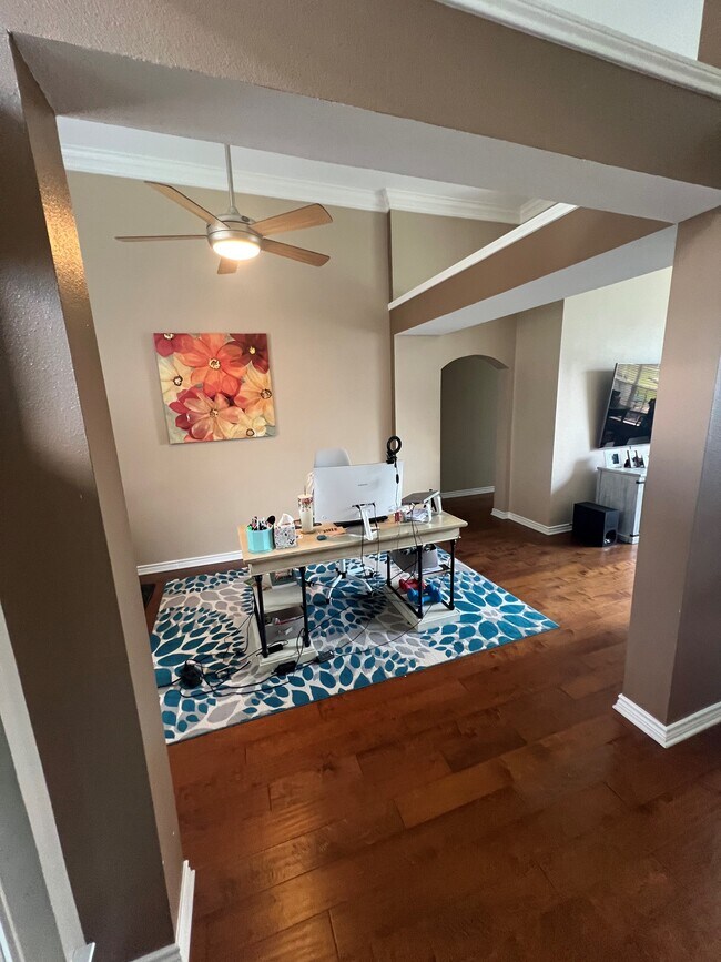 Foto del edificio - 1912 Mill Pond Dr