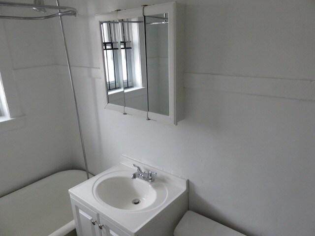 Foto del edificio - 2202 E 68th St