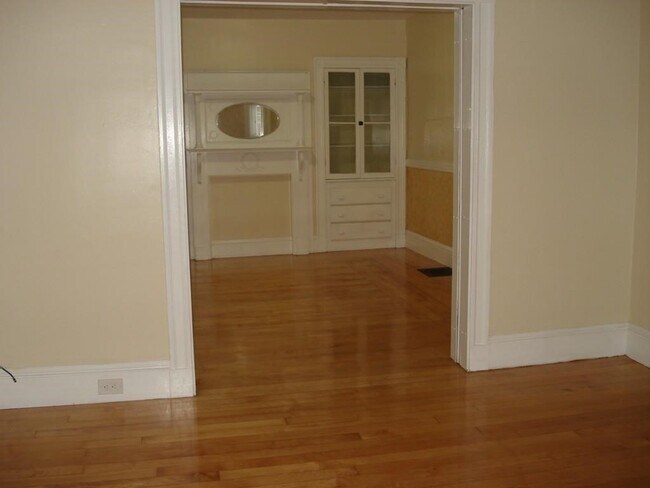 Building Photo - 14 Rich St