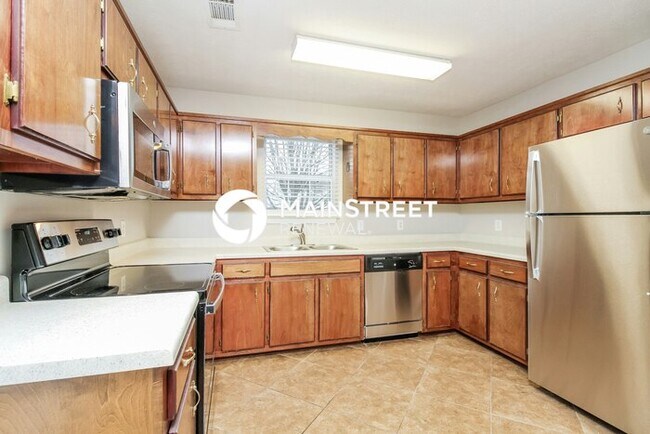 Building Photo - 3 Bedroom Pet-Friendly Home in Madison, TN with Main Street Renewal