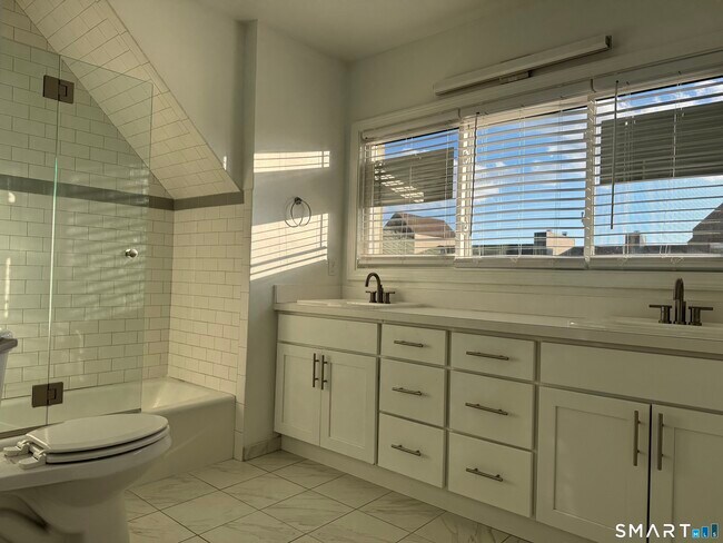 Building Photo - 87 Montoya Dr