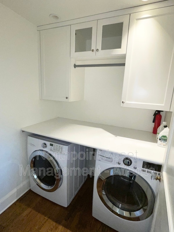Building Photo - 2588 Winslow Dr NE