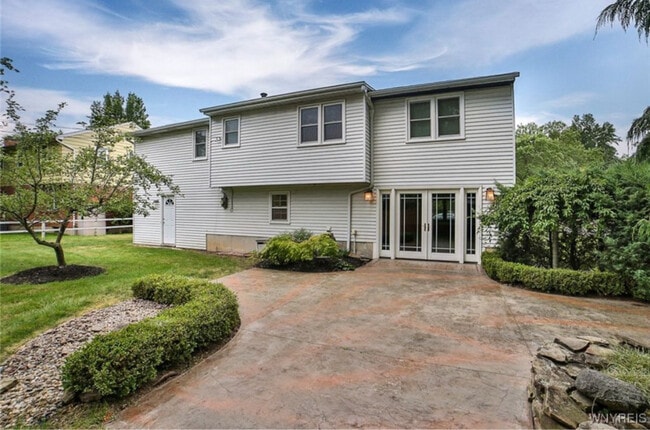Building Photo - 46 MacArthur Dr