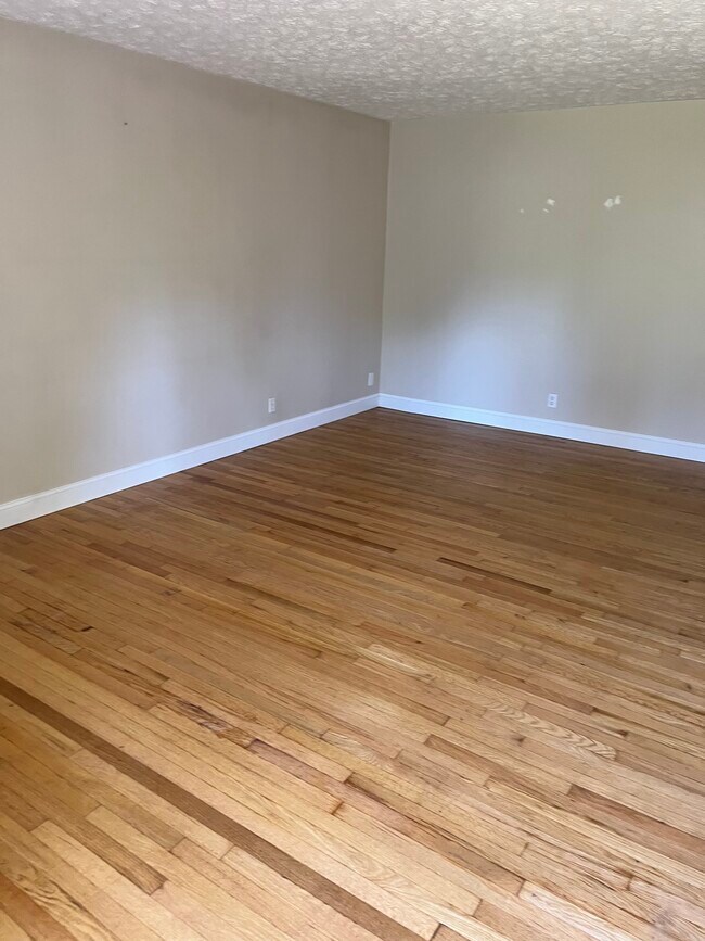 Foto del edificio - 2703 E Portland St