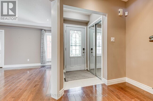 Building Photo - 15 Glenbury Dr