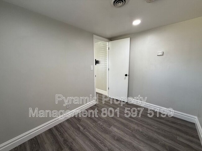 Building Photo - 3180 S 400 E