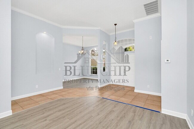 Building Photo - 10074 Iverson Dr