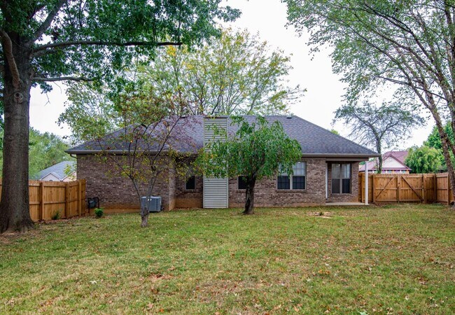 Foto del edificio - 426 Ridgecrest Rd