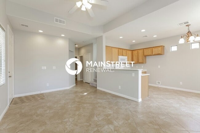 Foto del edificio - 4 Bedroom Pet-Friendly Home in Las Vegas, NV with Main Street Renewal