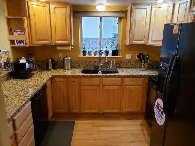 Building Photo - 106 N Hot Springs Dr