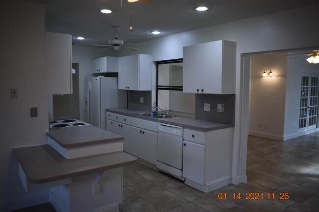Building Photo - 6404 Sagewood Way