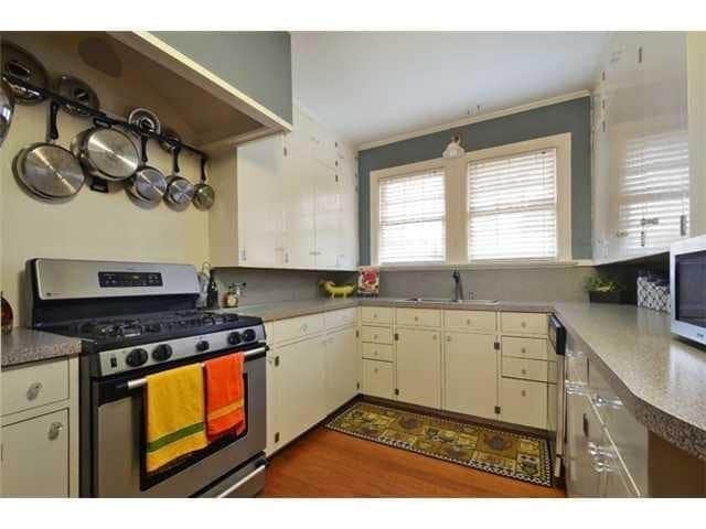 Building Photo - 909 E 38th 1/2 St