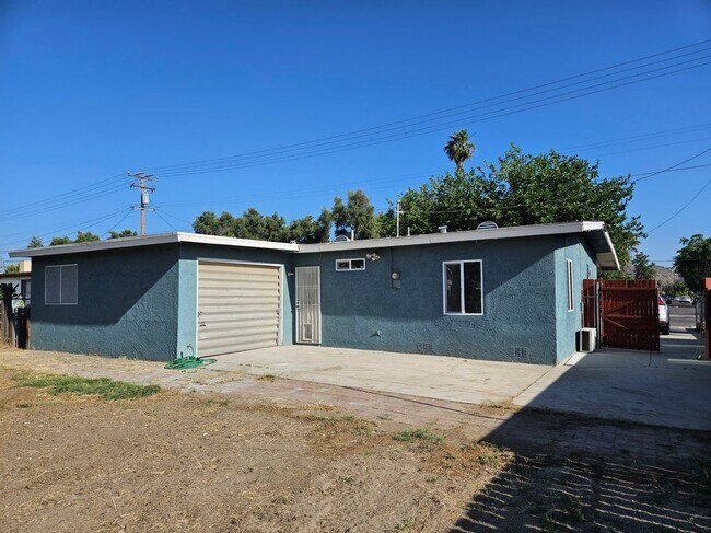 Foto del edificio - 712 Whittier Ave