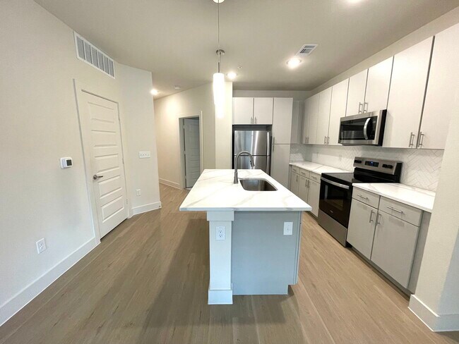 Foto del edificio - 1350 W Taylor St