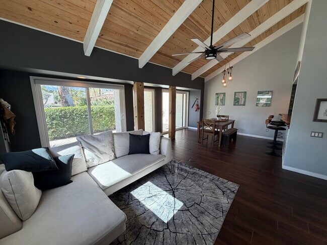 Building Photo - 462 Sunningdale Dr