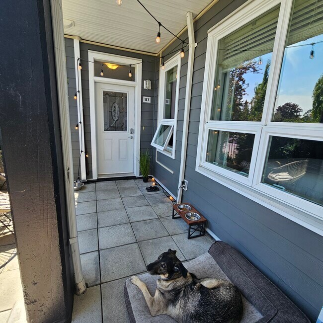Photo du bâtiment - 1315 Esquimalt Rd