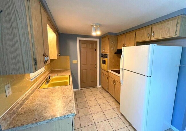 Foto del edificio - 7335 Ashwood Dr