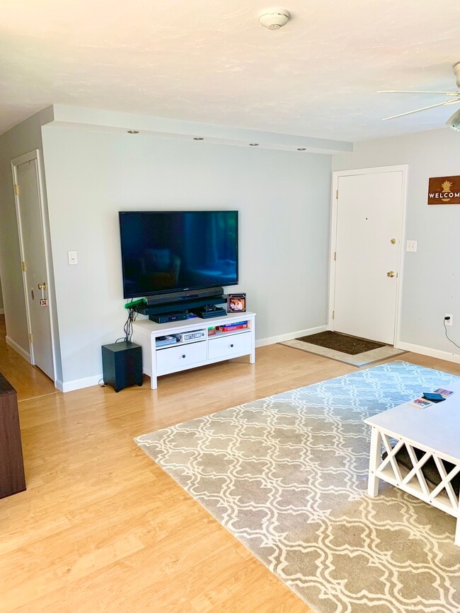 Living Room - 47 Meadowood Dr