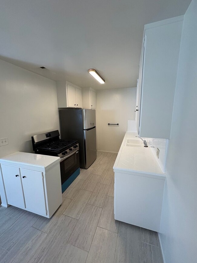 Foto del edificio - 7832 W Manchester Ave