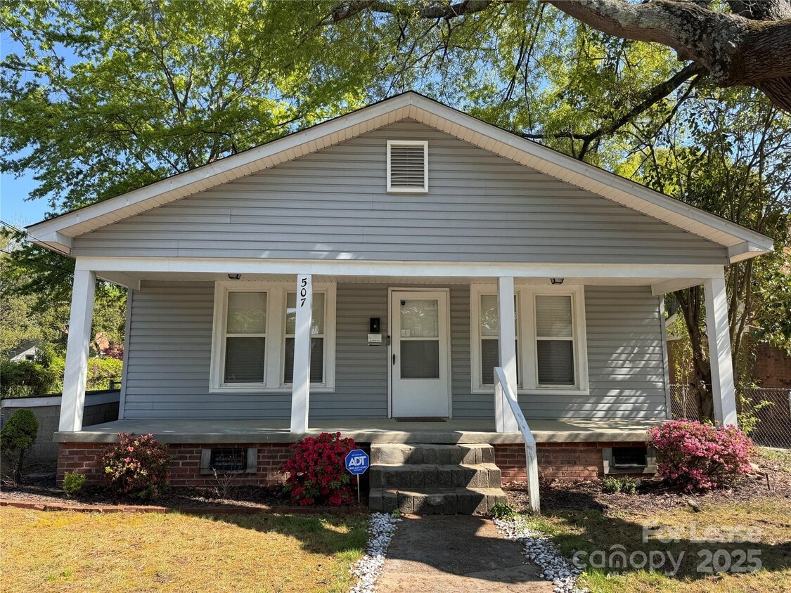 Primary Photo - 507 Spring St