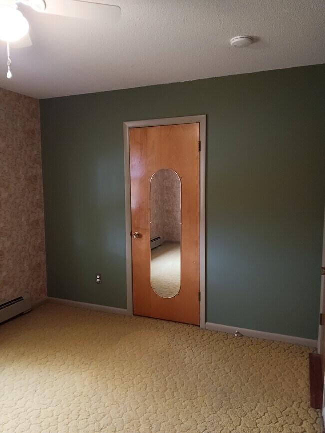 Foto del edificio - 2479 Malletts Bay Ave