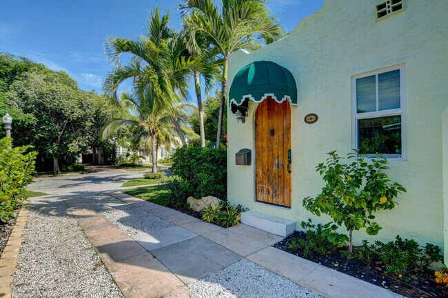 Building Photo - 822 Flamingo Dr
