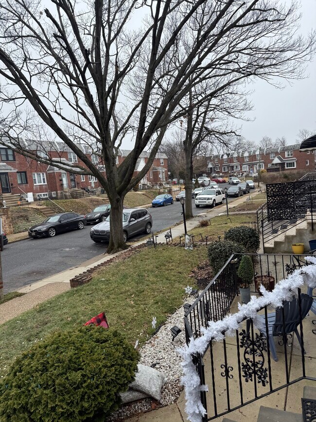 Building Photo - 114 E Colonial St