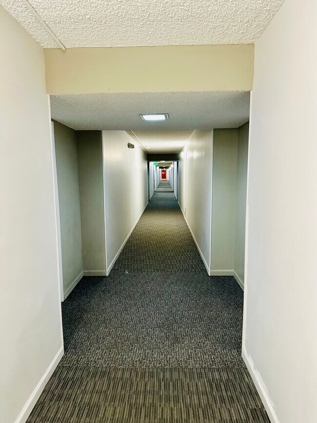 Foto del edificio - 3460 S Poplar St