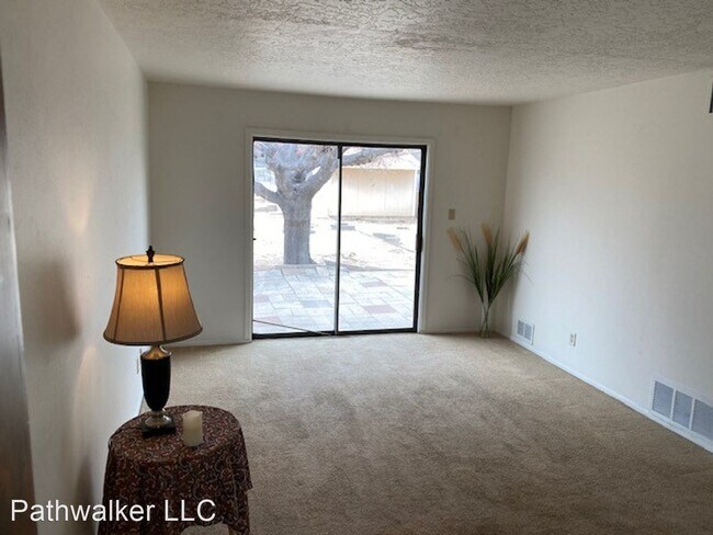 Building Photo - 3 br, 2 bath House - 612 Dallas St. NE