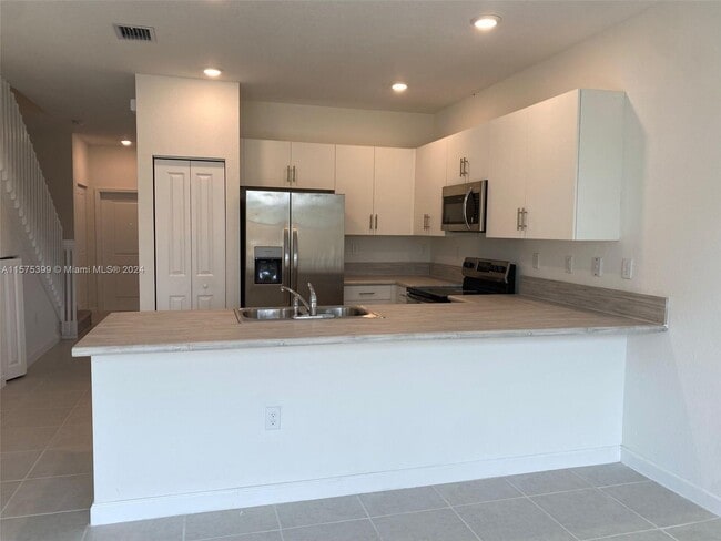 Building Photo - 13334 SW 287th Ter