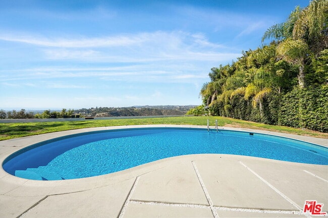 Building Photo - 1641 Tower Grove Dr