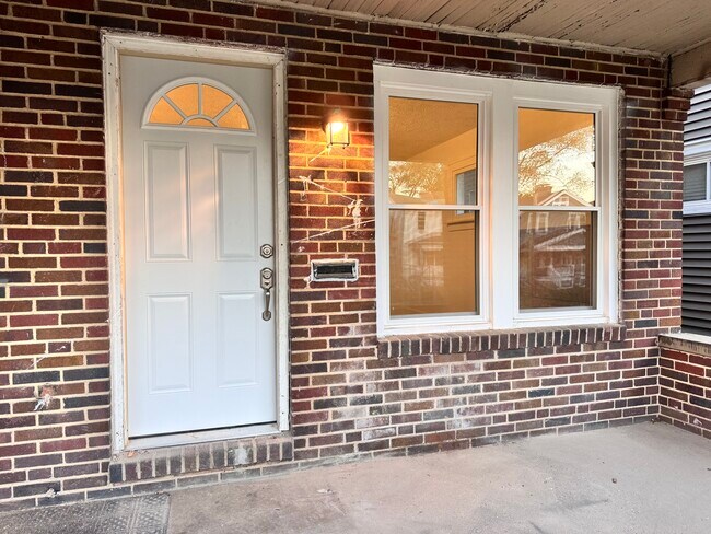 Building Photo - 1183 Linwood Ave