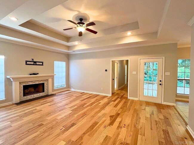 Building Photo - 14302 Westbury Dr