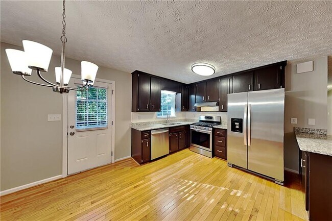 Foto del edificio - 5225 Shadow Wood Dr