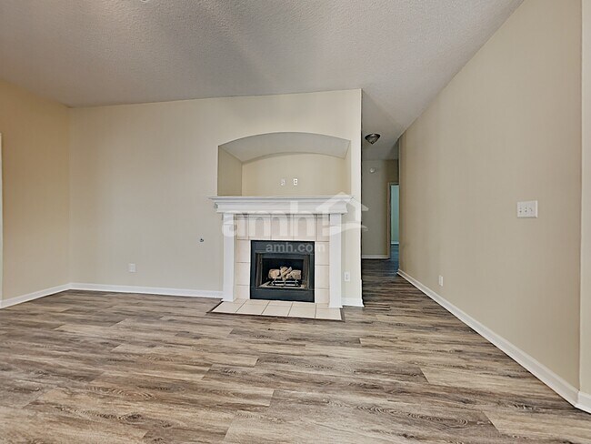 Building Photo - 3864 Lake Village Cove