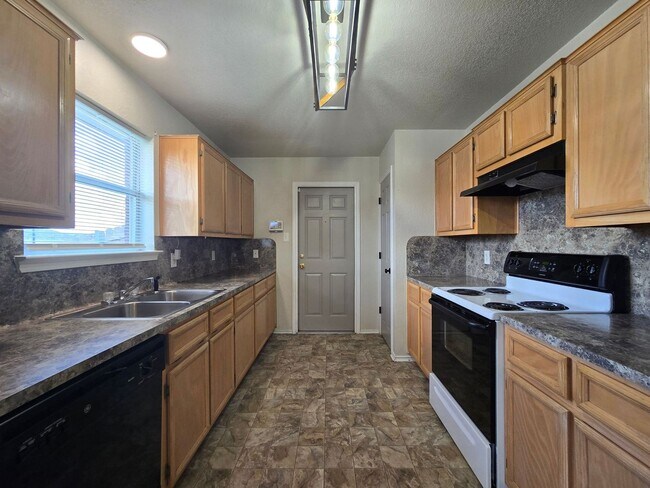Foto del edificio - RENT REDUCTION & RENT SPECIAL - AVAILABLE ...