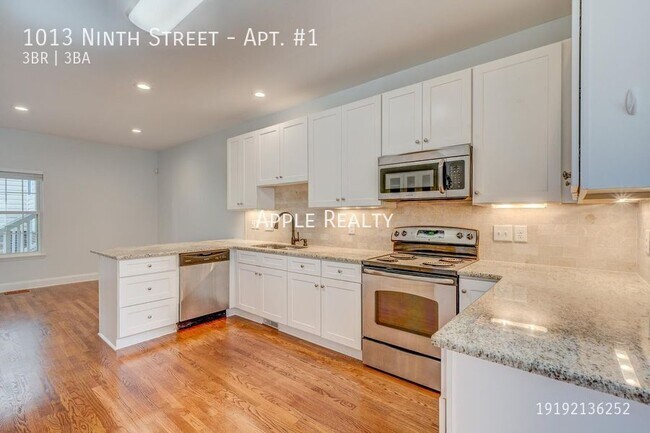 Building Photo - 1013 9th St