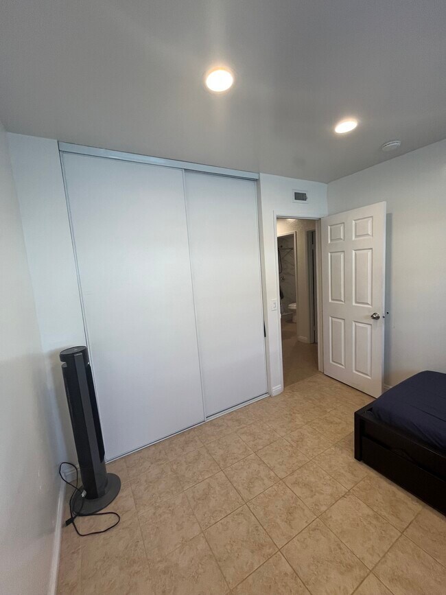 Foto del edificio - 8695 Belfast Cir