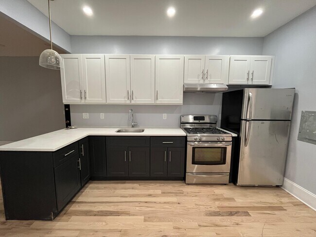 Building Photo - 95 Bostwick Ave