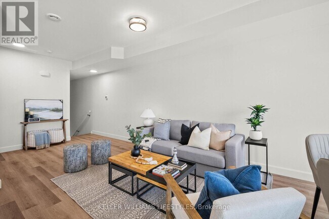 Photo du bâtiment - 470 Darcy Dr